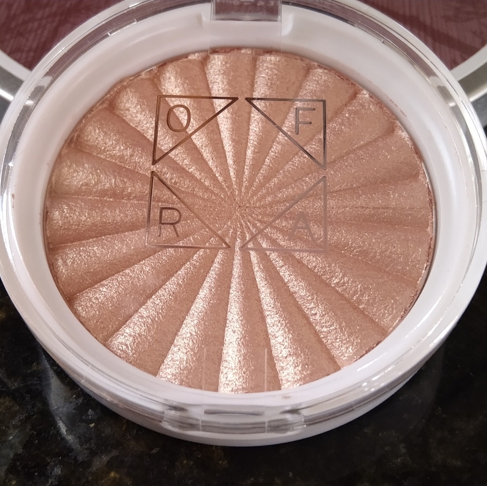 Brand New Ofra Highligher